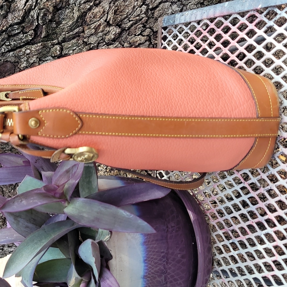 Vintage Dooney & Bourke AWL Sweet Peachy Hobo - Picture 4 of 16